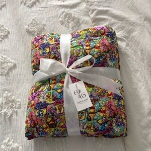 Gorgeous Winnie the Pooh children’s blanket NWT….